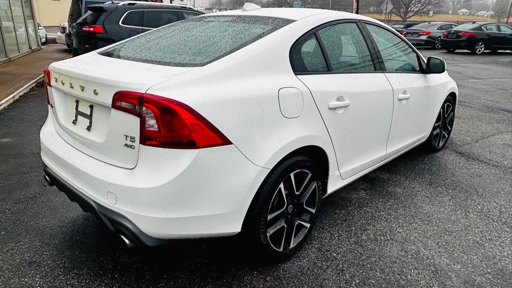 2017 Volvo S60 Image 4