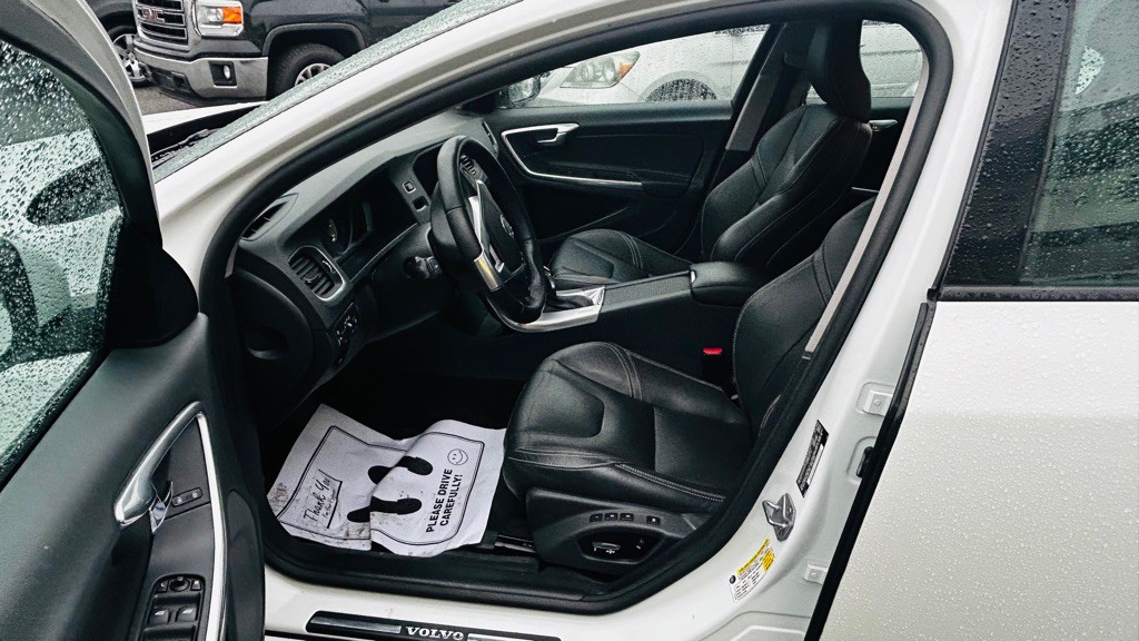 2017 Volvo S60 Image 8