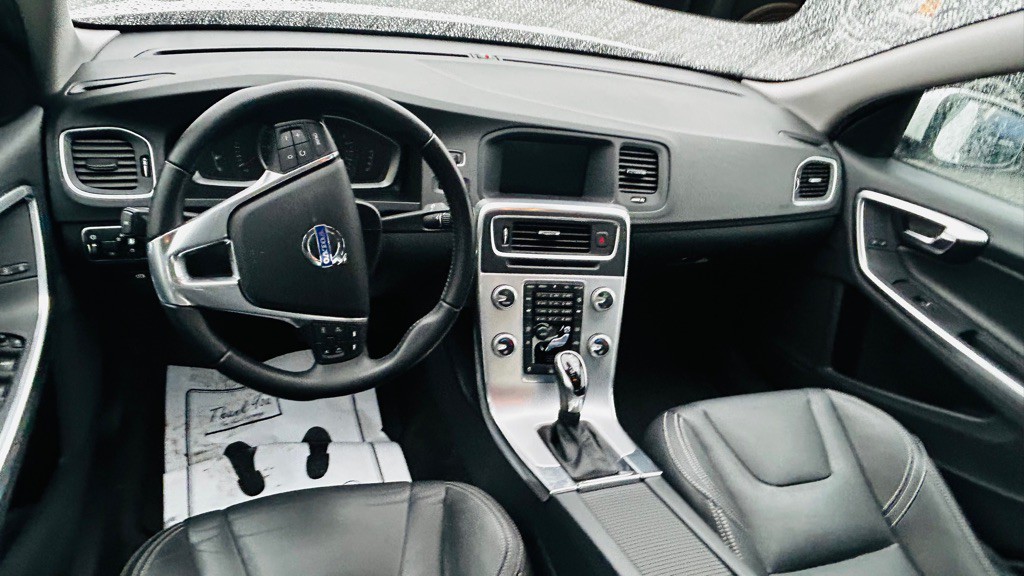 2017 Volvo S60 Image 9