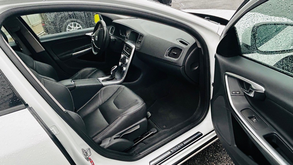 2017 Volvo S60 Image 10