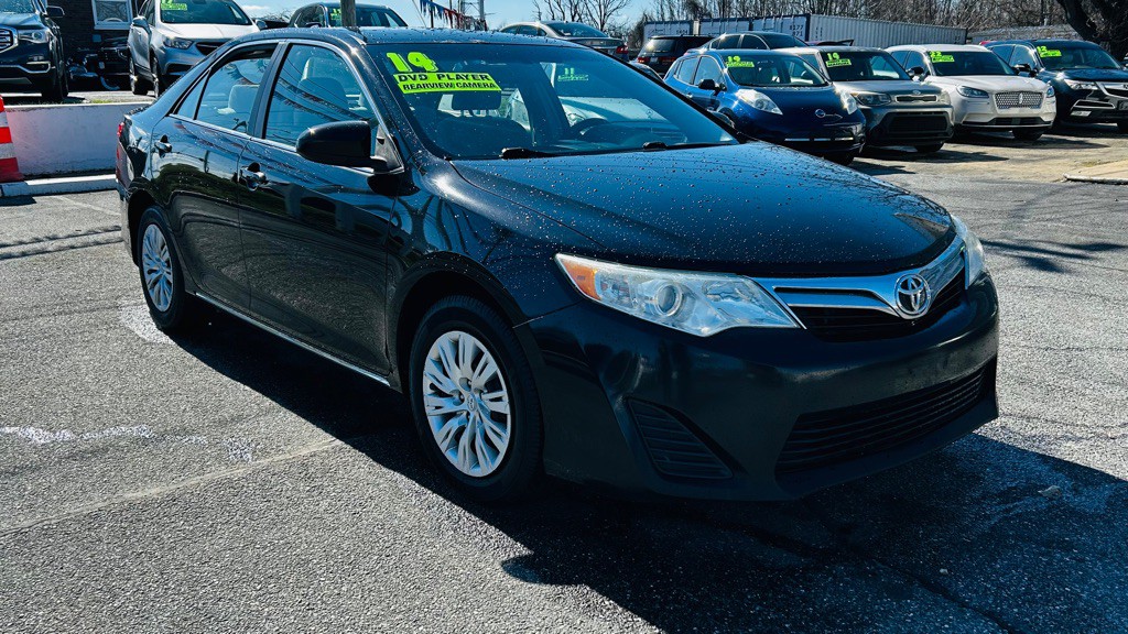 2014 Toyota Camry Image 1