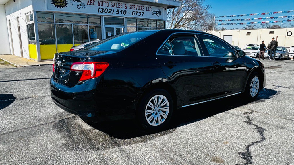 2014 Toyota Camry Image 5