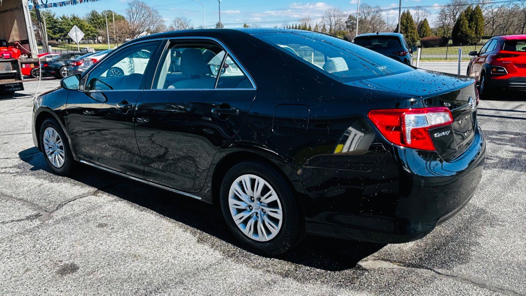 2014 Toyota Camry Image 6