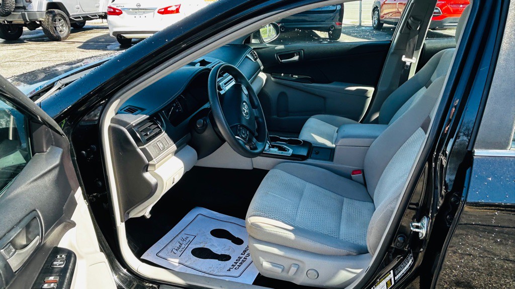 2014 Toyota Camry Image 8