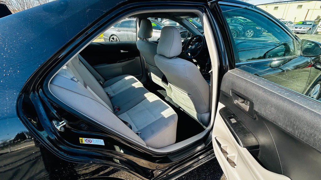 2014 Toyota Camry Image 13