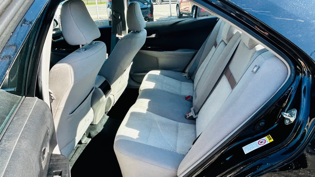 2014 Toyota Camry Image 14
