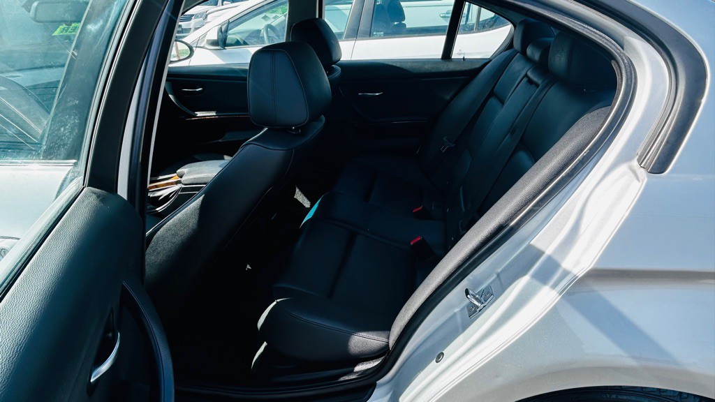 2007 BMW 3 Series Image 11