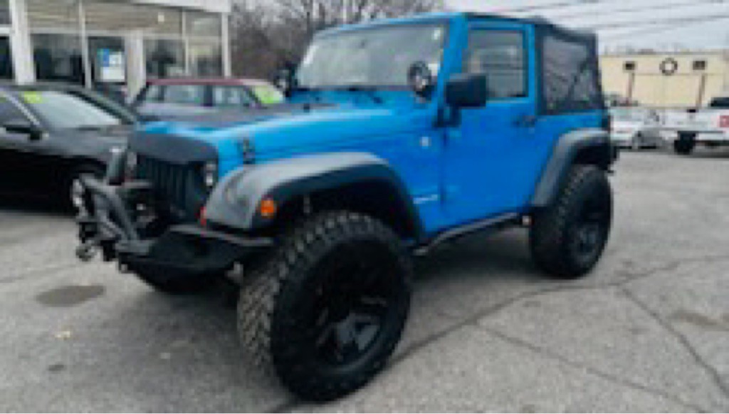 2011 Jeep Wrangler Image 2