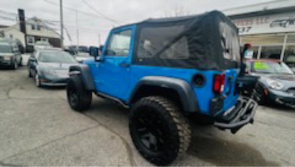 2011 Jeep Wrangler Image 9