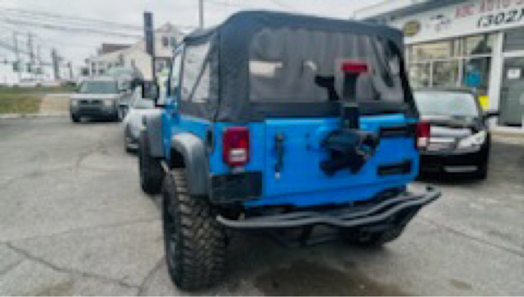 2011 Jeep Wrangler Image 10