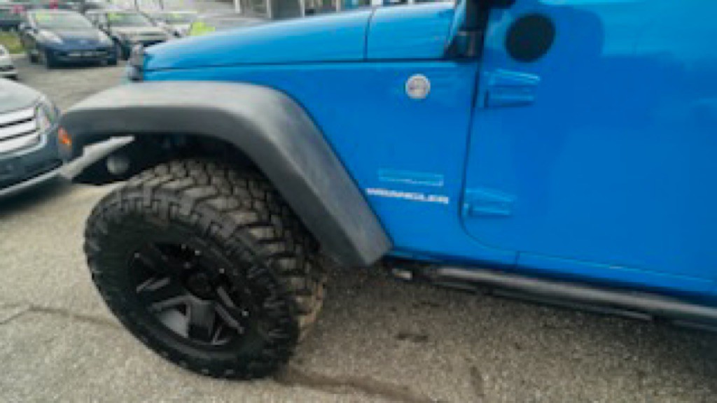 2011 Jeep Wrangler Image 11