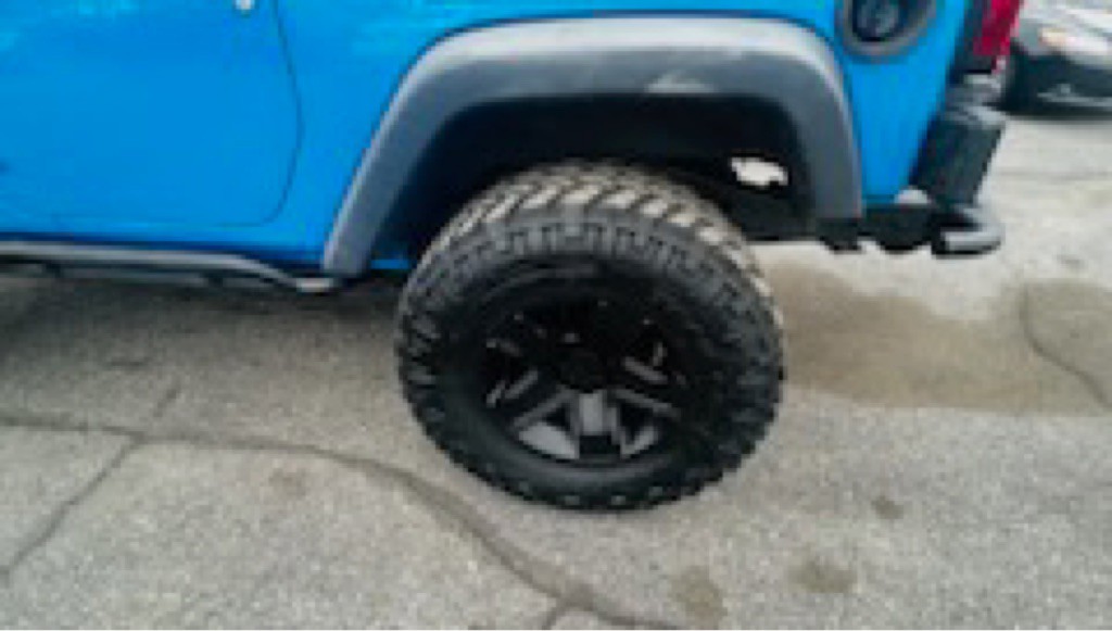 2011 Jeep Wrangler Image 12