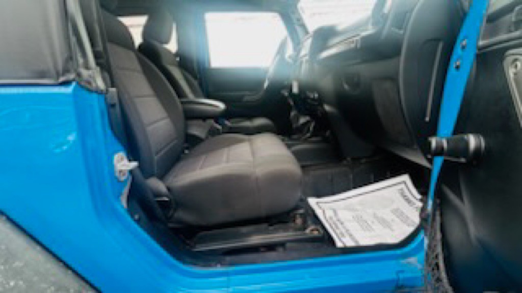 2011 Jeep Wrangler Image 19