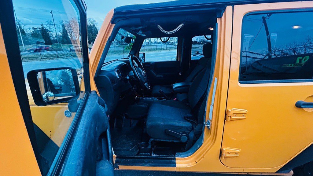 2012 Jeep Wrangler Unlimited Image 11