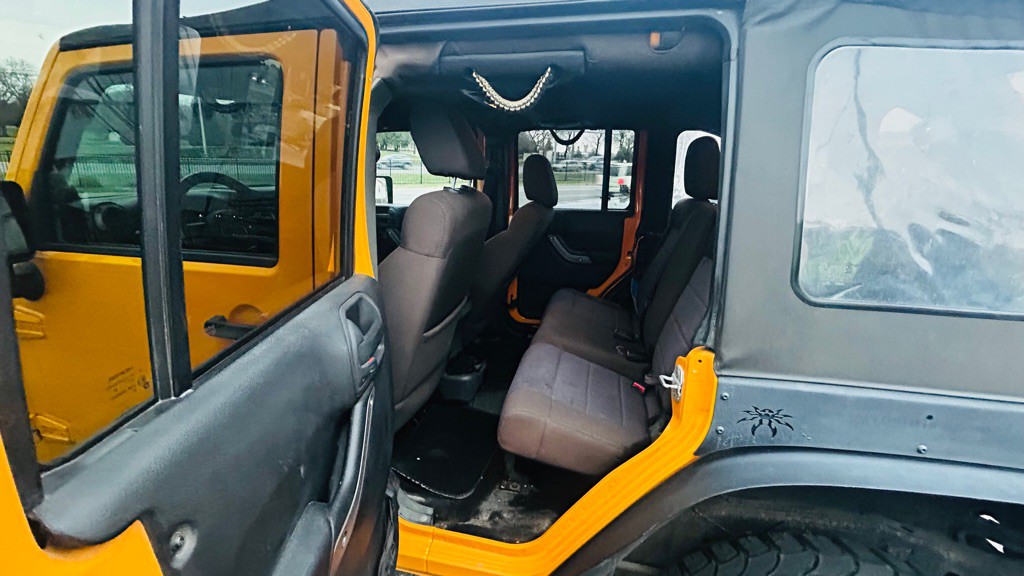 2012 Jeep Wrangler Unlimited Image 12