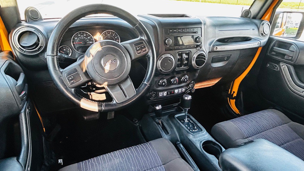 2012 Jeep Wrangler Unlimited Image 38