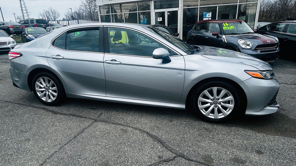 2019 Toyota Camry Image 4