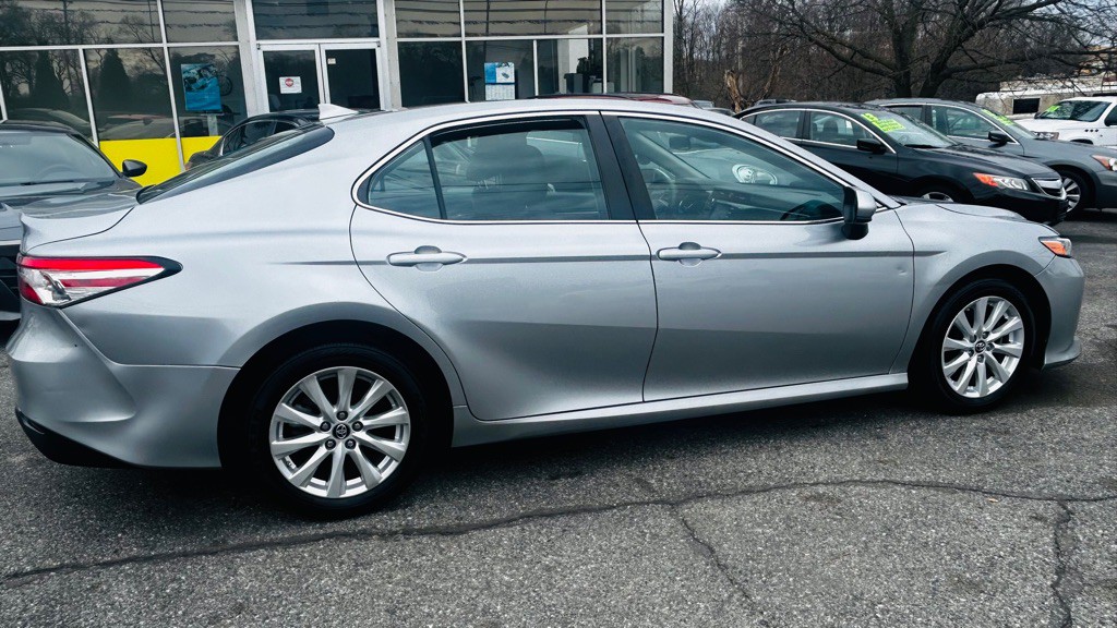 2019 Toyota Camry Image 7