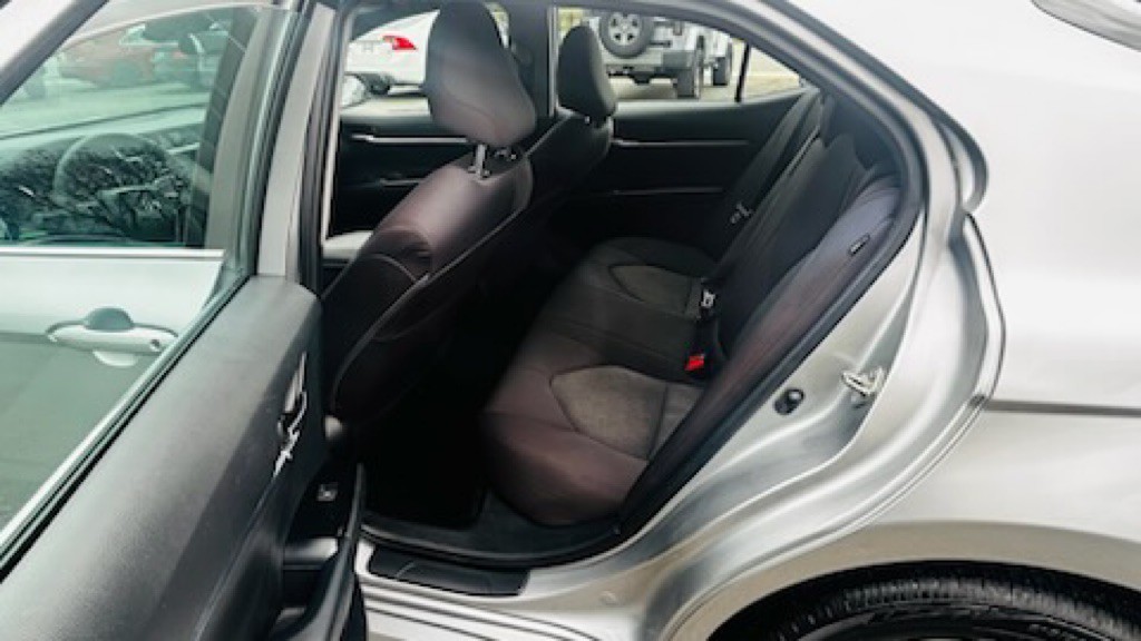 2019 Toyota Camry Image 8