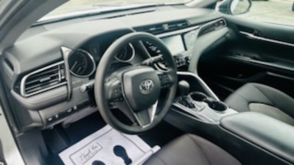 2019 Toyota Camry Image 12