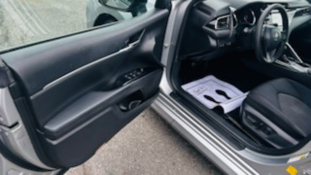 2019 Toyota Camry Image 14