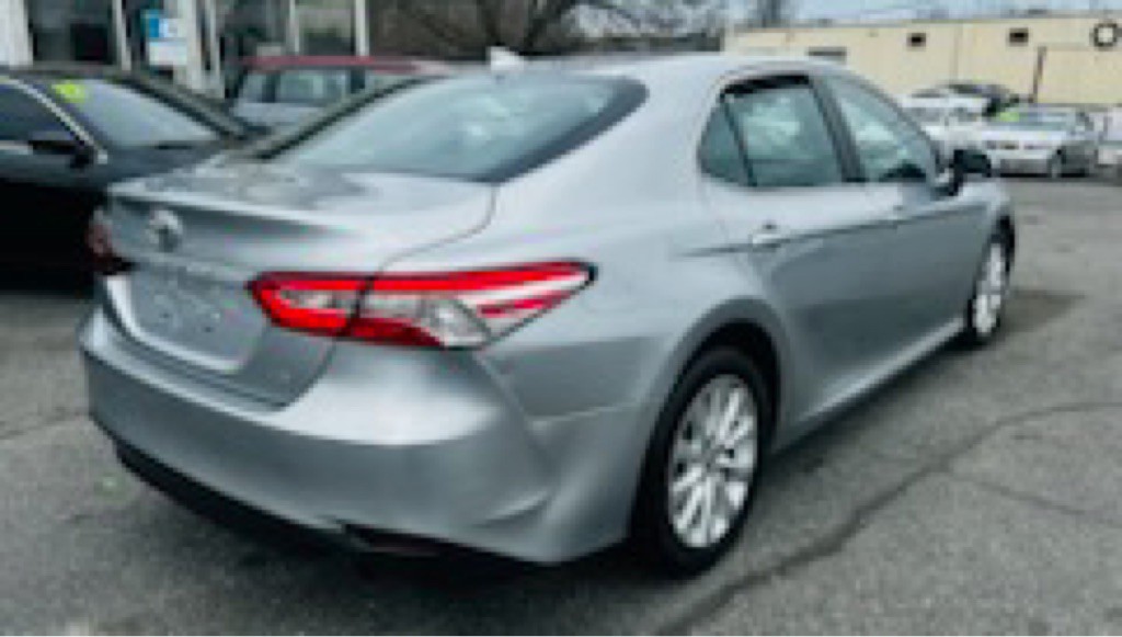2019 Toyota Camry Image 15