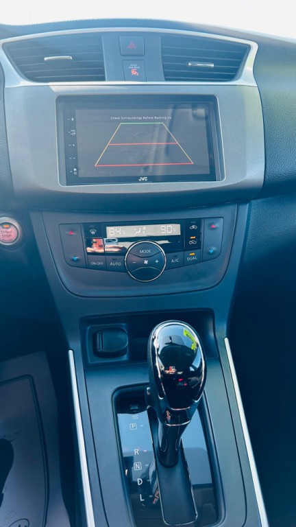 2018 Nissan Sentra Image 16