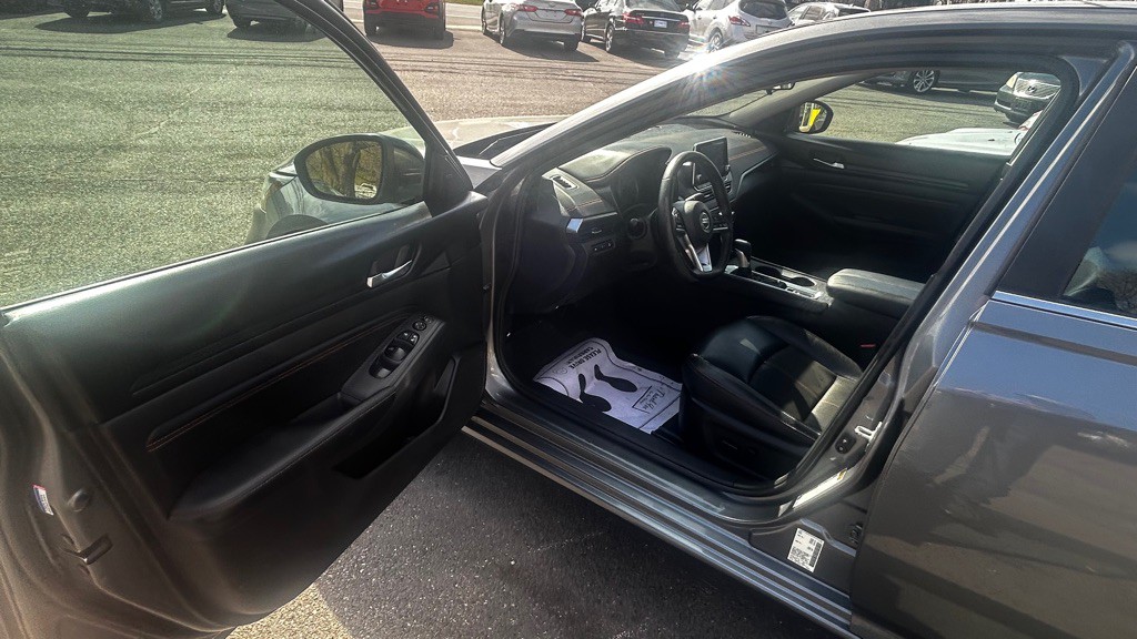 2019 Nissan Altima Image 7