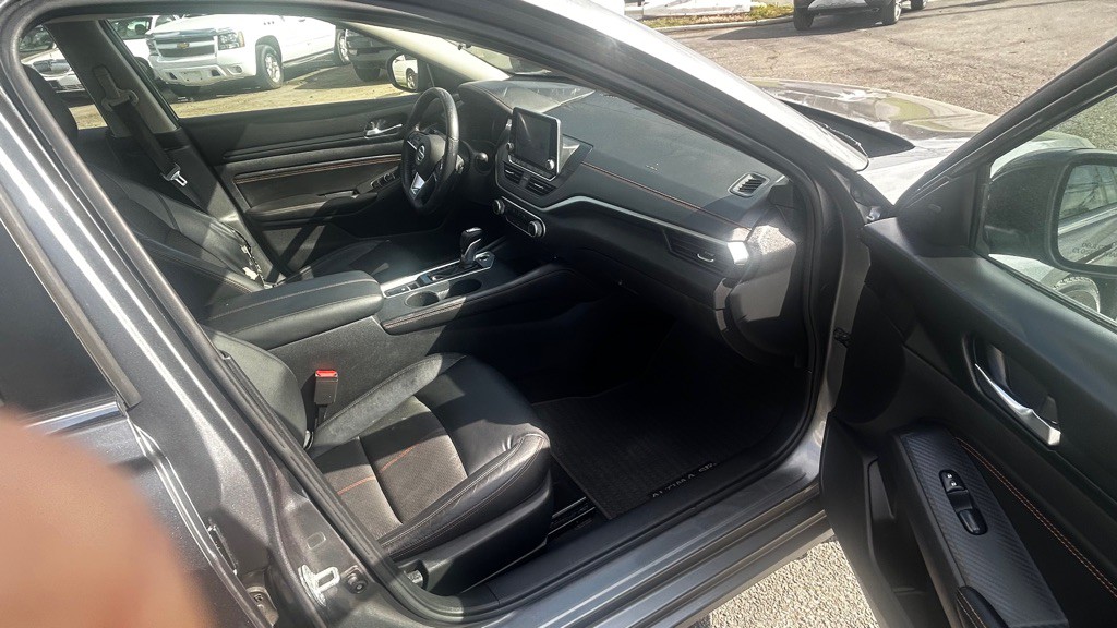 2019 Nissan Altima Image 10