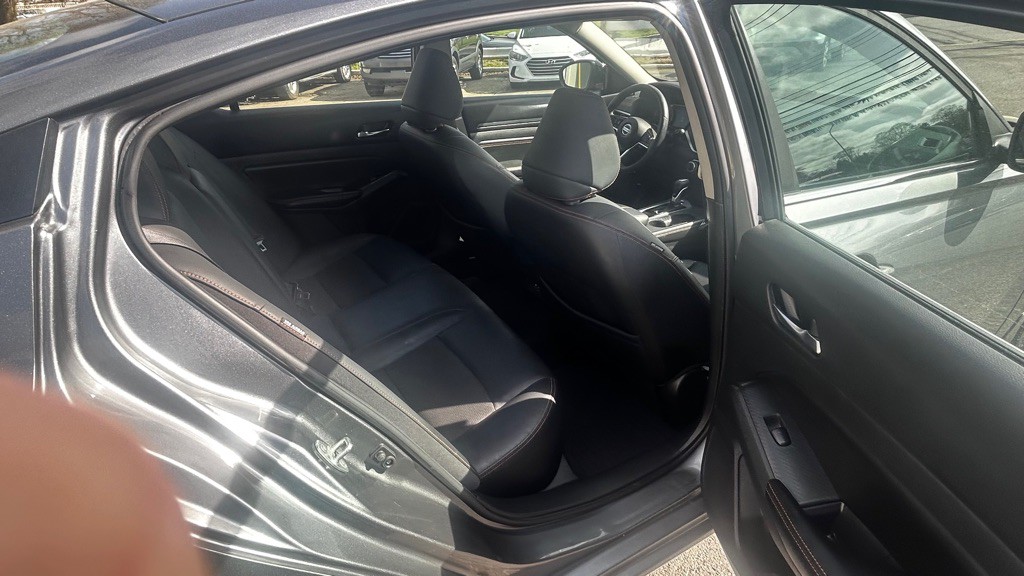 2019 Nissan Altima Image 11