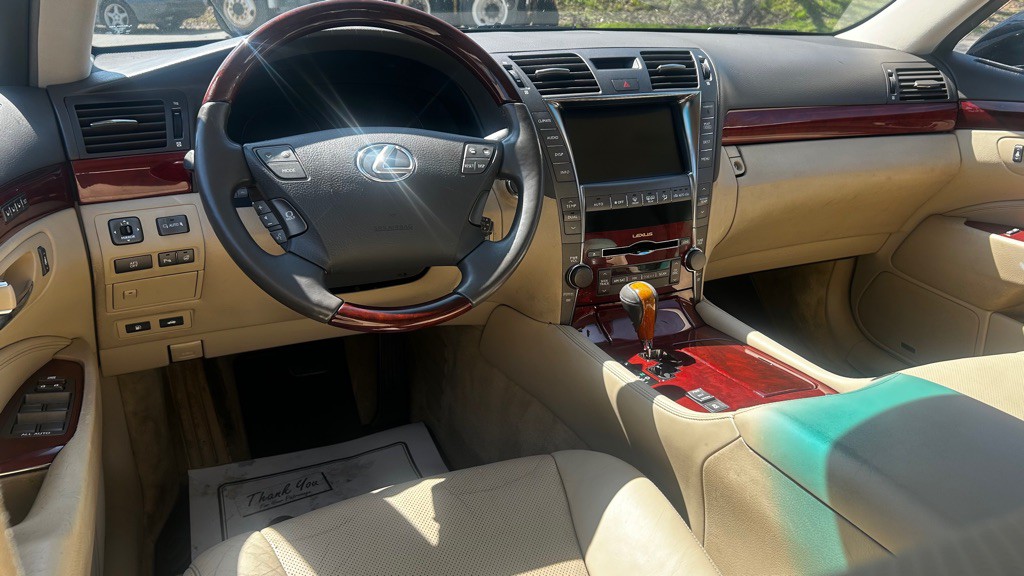 2007 Lexus LS 460 Image 13