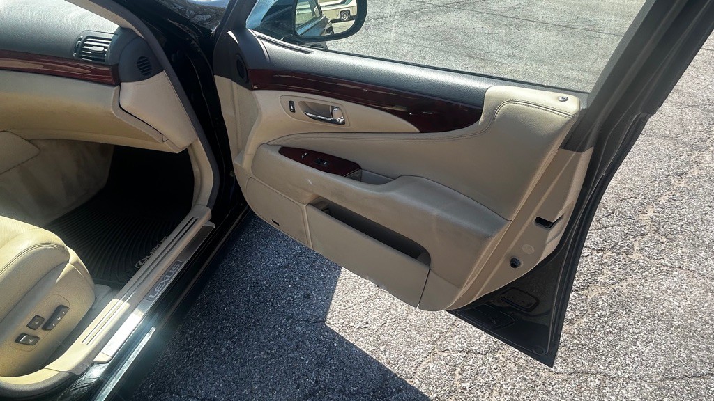 2007 Lexus LS 460 Image 20
