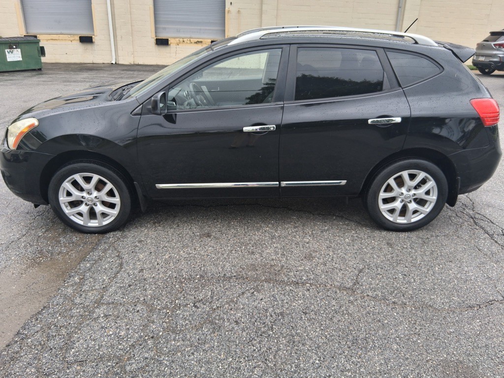 2011 Nissan Rogue Image 2