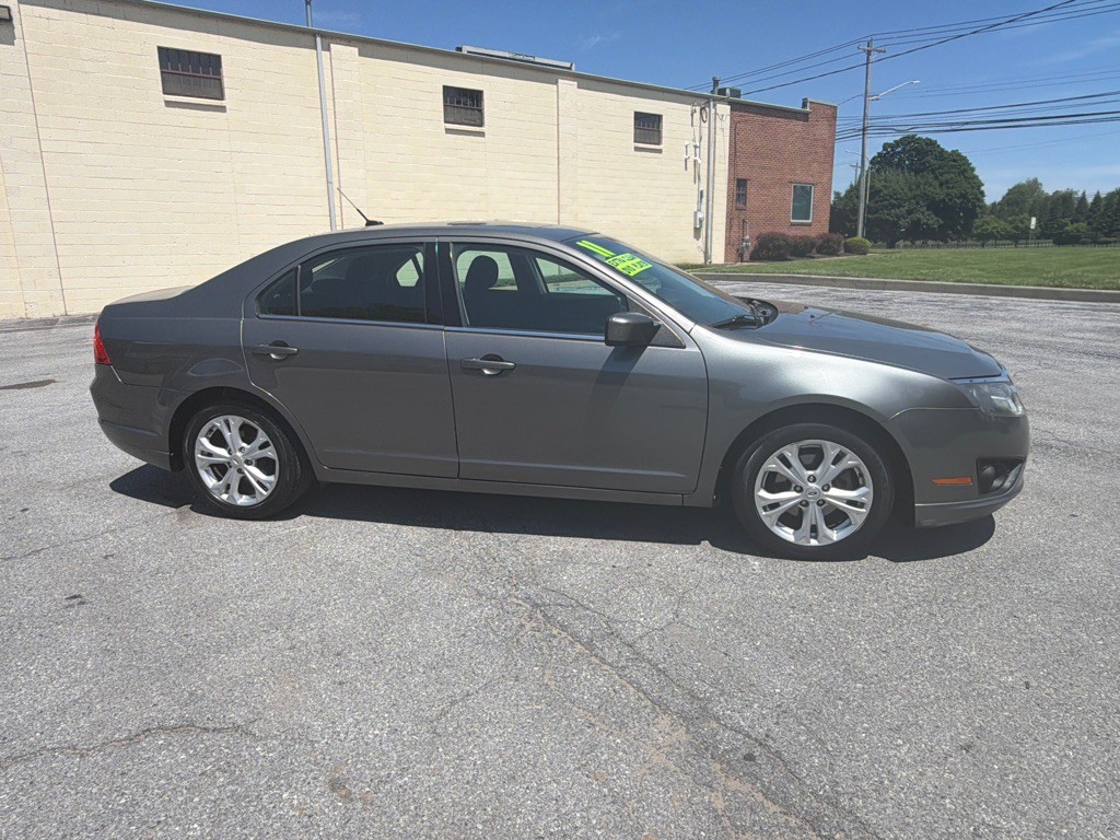2012 Ford Fusion Image 2