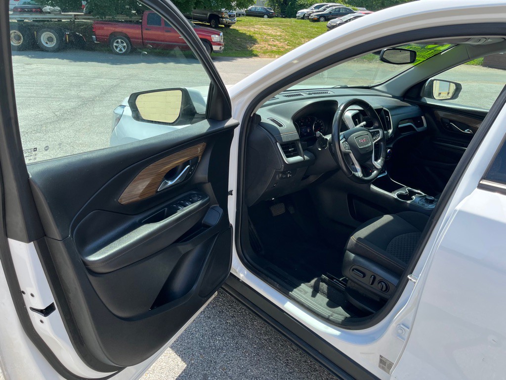 2020 GMC Terrain Image 8