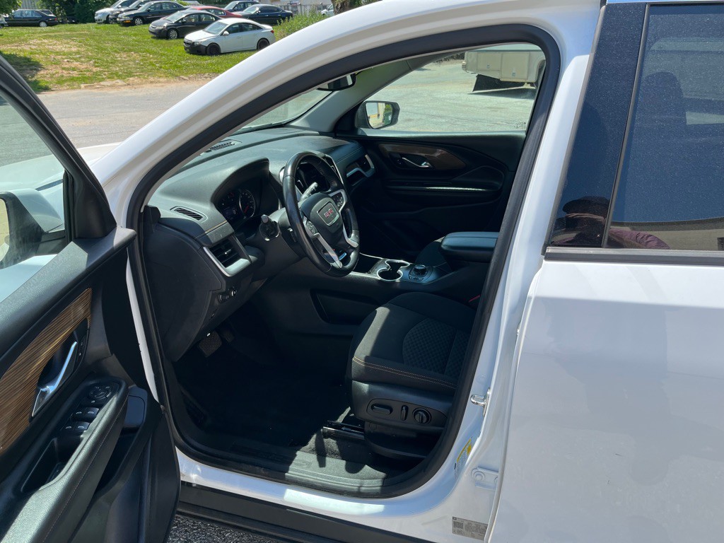 2020 GMC Terrain Image 9