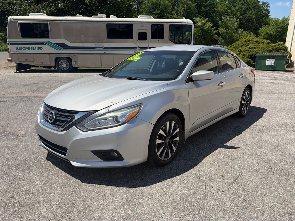 2016 Nissan Altima Image 1