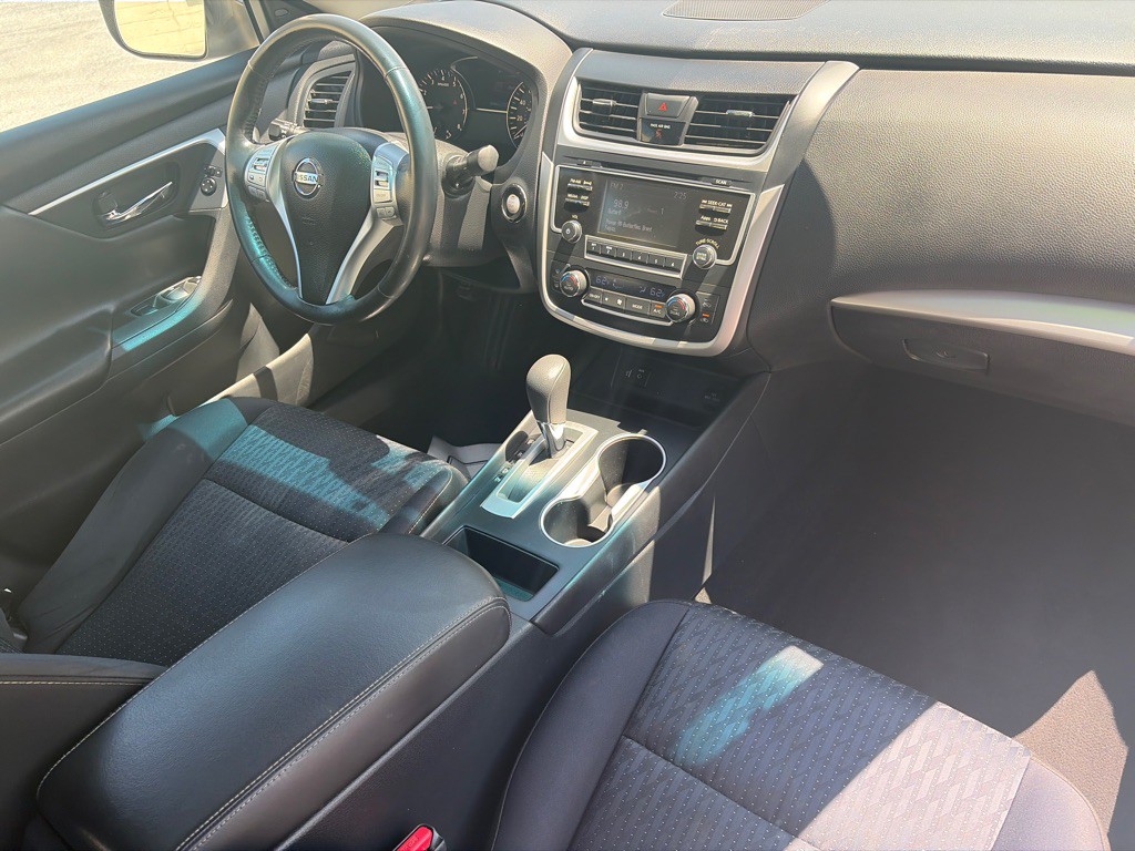 2016 Nissan Altima Image 5