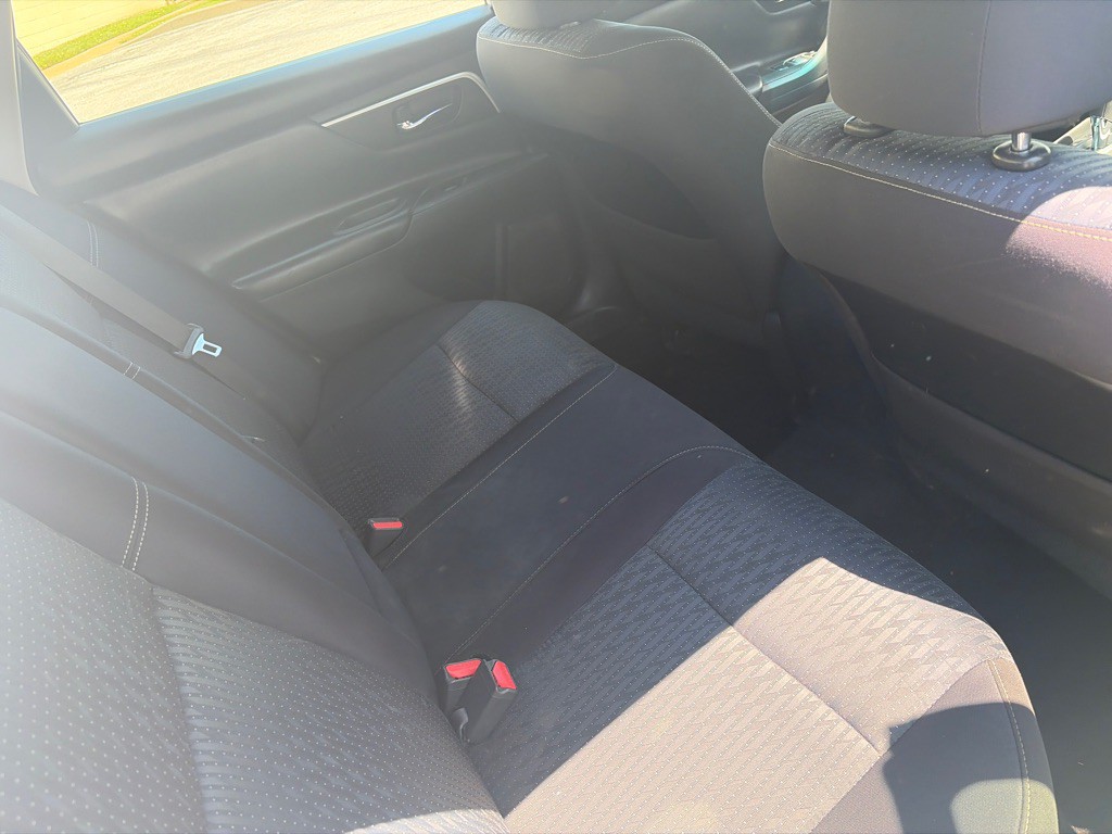 2016 Nissan Altima Image 6