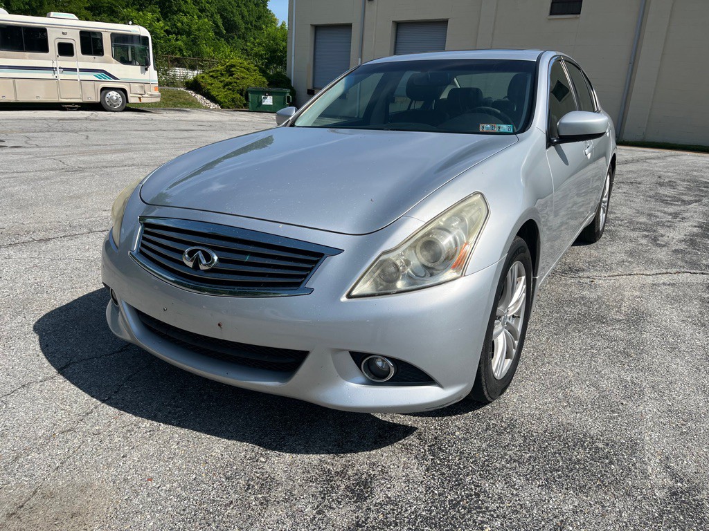 2013 INFINITI G37 Image 2