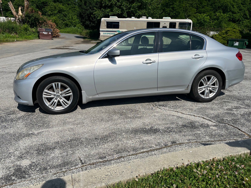 2013 INFINITI G37 Image 3