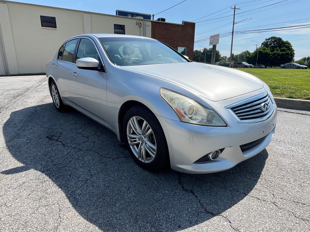 2013 INFINITI G37 Image 4