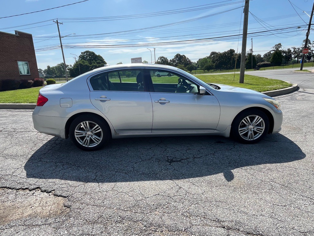 2013 INFINITI G37 Image 5