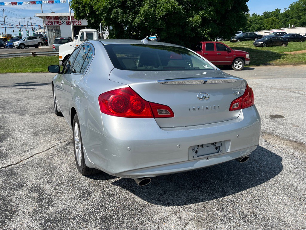 2013 INFINITI G37 Image 7