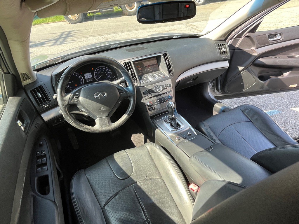 2013 INFINITI G37 Image 11