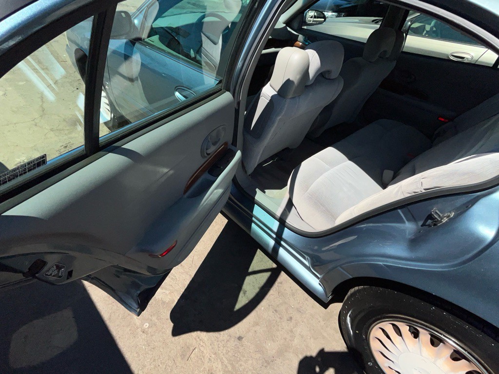 2001 Buick LeSabre Image 10