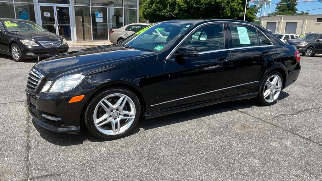 2013 Mercedes-Benz E-Class Image 2