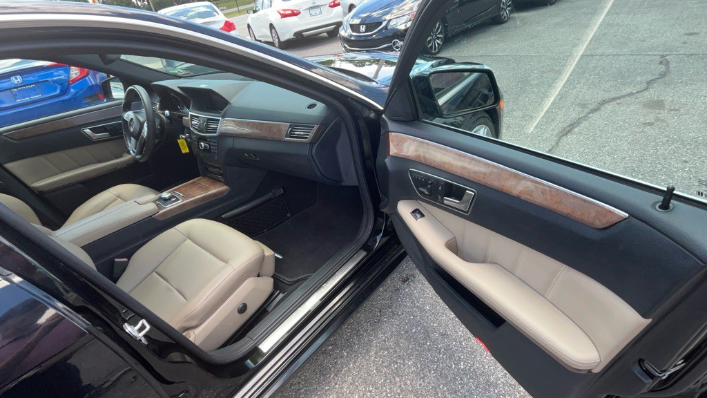 2013 Mercedes-Benz E-Class Image 21