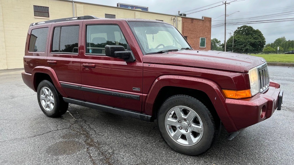 2007 Jeep Commander Image 2
