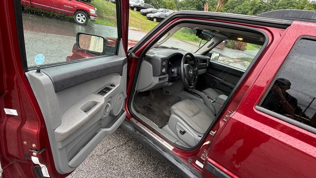 2007 Jeep Commander Image 10